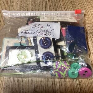 Mixed Lot Vintage Modern Sewing Buttons Dill Buttons Pocket Fabric Scraps Craft